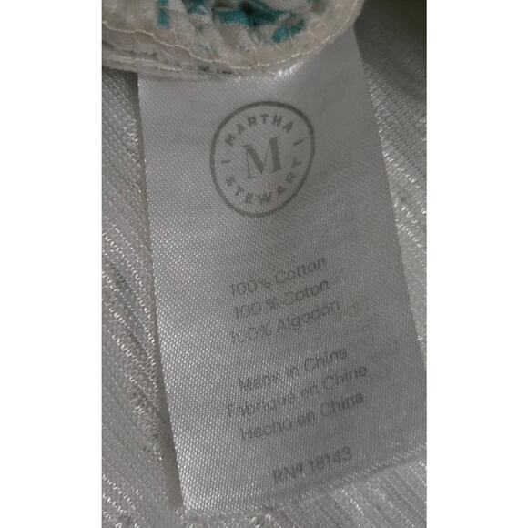 Martha Stewart Mini Oven Mitt with Daisies and Green Decor and Silicone Grip - Picture 10 of 10